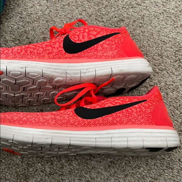 Nike running shoes - Picture 2 of 2